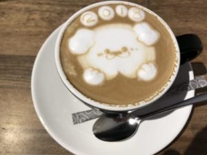 ２０１８年の干支、犬のラテアートです。