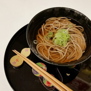 年越しそばの由来と効能を解説！深夜に食べないとダメ？