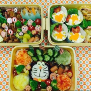 ドラえもんのおにぎりが入ったキャラ弁