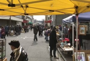 印西市木下駅骨董市