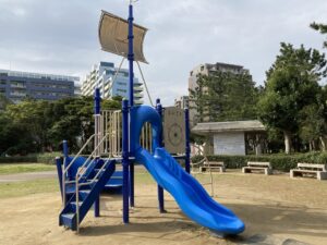 【公園レビュー】幕張海浜公園で思いっきり外遊び！広大な敷地で子連れピクニックやバーベキューを楽しもう