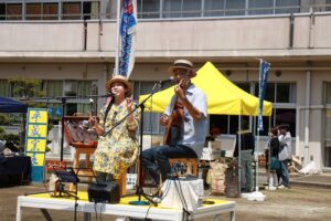 里山市初の野外ライブ