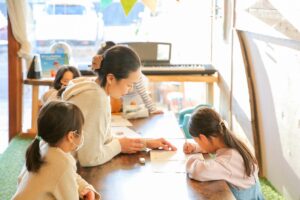 【成田市】不登校児にフリースクールの選択肢を。子どもの居場所カフェ「カザグルマ」