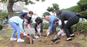 【佐倉市】根郷小150周年 タイムカプセル掘り起こし式