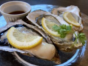 【千葉市】生牡蠣食べ放題！ UMIラボ千葉駅前店のオイスター料理