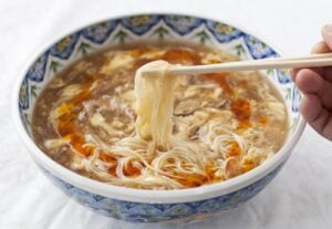 【千葉市】本格派！中国ラーメン 揚州商人 稲毛海岸店の人気メニュー「スーラータンメン（酸辣湯麺）」