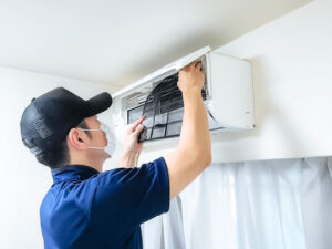 エアコンクリーニングが安い時期は春と秋！その理由と業者にお願いするメリットを解説