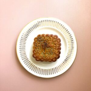 日本のお月見団子！　ラードや塩漬け卵の黄身が入ったものが伝統的「月餅」