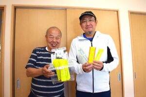 八千代市在住 鈴木國夫さん（左）と八千代台東町会副会長辻代誌雄さん