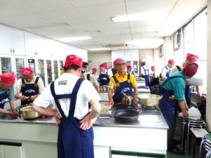 【佐倉市】おやじの食事学同好会　手作り料理を堪能し歓談