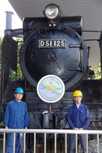船橋市郷土資料館 ボランティアの清水さん（右）と吉野さん（左）